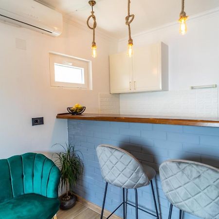 Apartments Klara Молунат Экстерьер фото